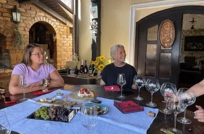 Déjeuner avec des locaux à Zagreb : Vins et cuisine croates