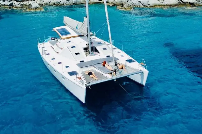 Catamaran privé à Mykonos avec repas et boissons