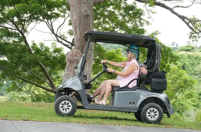 Roatán Ziplining mit Faultieren, Golfwagen & Privatstrand