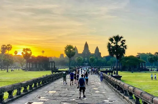 De Phnom Penh a Angkor Wat: Visita a templos y taxi de vuelta