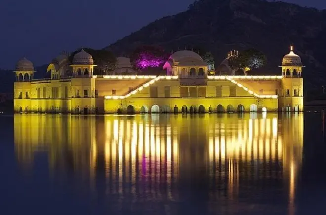 Private Night Tour of Jaipur: Monuments, Food & Drink
