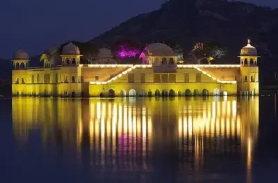 Private Night Tour of Jaipur: Monuments, Food & Drink