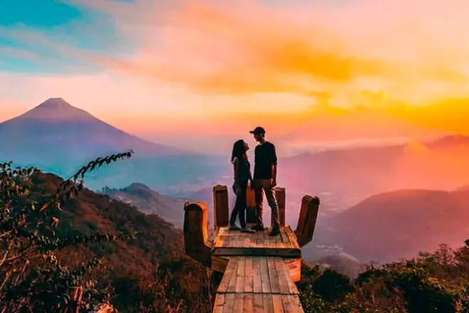 Hobbitenango & Antigua Borial parks from Guatemala City