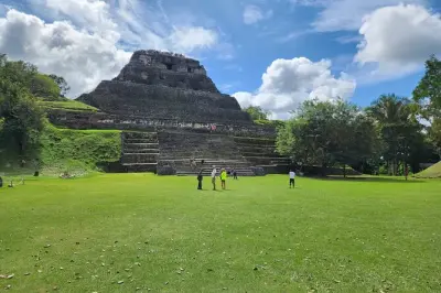 Xunantunich et Blue Hole : Ruines mayas et baignade