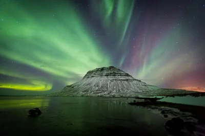 Esplora la penisola di snæfellsnes in un tour di 2 giorni da reykjavik. visita kirkjufell, la grotta di lava víðgelmir, cascate e cerca l’aurora boreale.
