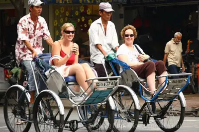 Tour in pedicab a Nha Trang: Pagoda Long Son e torri Po Nagar