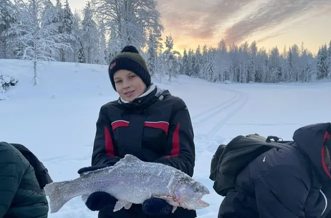 Ice fishing in Lapland: Private pond with trout soup