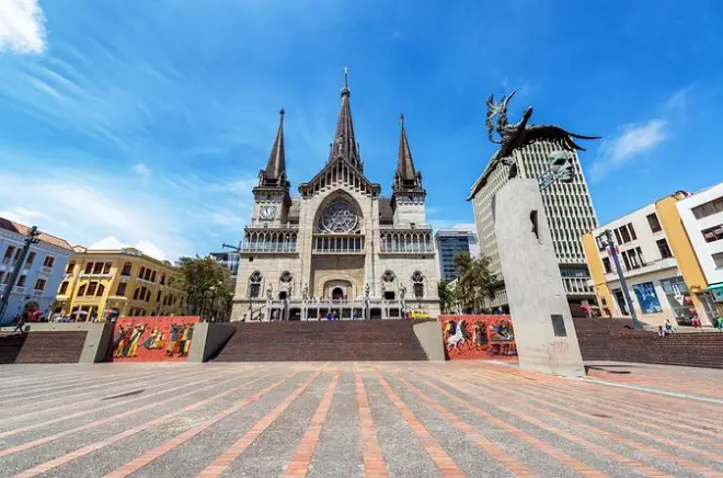 Manizales City Tour: Cable Car, Cathedral & Chipre Viewpoint