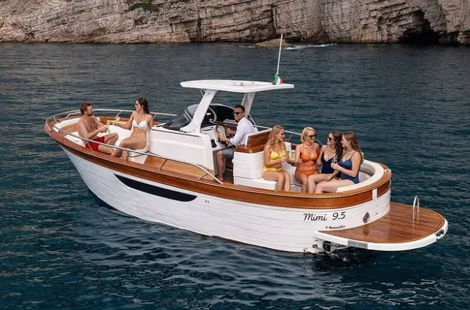 Passeio de barco em Capri saindo de Positano: Gruta Azul e cavernas