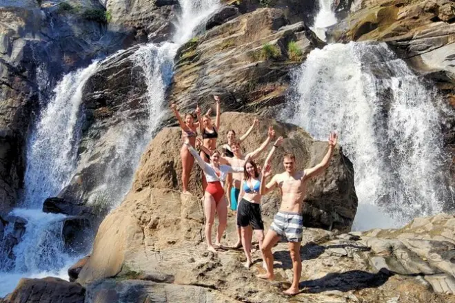 Bambusflossfahrt & geheimer Wasserfall ab Chiang Mai