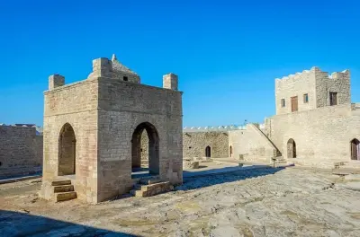 Qobustan, Ateshgah e castello di Mardakan con pranzo incluso