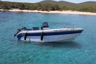 Location de bateau sans permis à Milos : Liberté totale