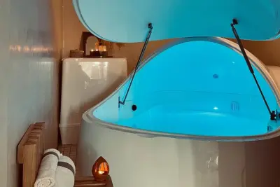 Thérapie de flottaison et massage à l’huile d’argan à Chefchaouen