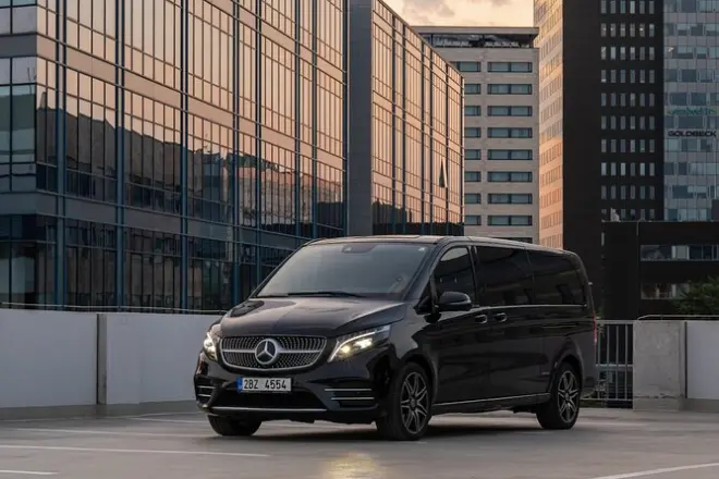 Transfert Brno aéroport Prague : Minibus Mercedes, 2–2,5 heures