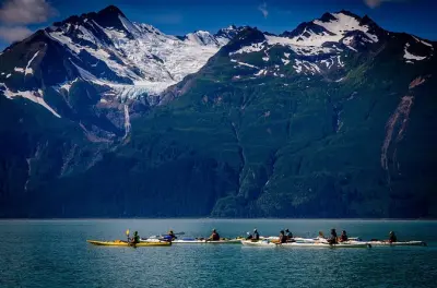 Kayak da Skagway: Pagaia nell’Inside Passage con catamarano
