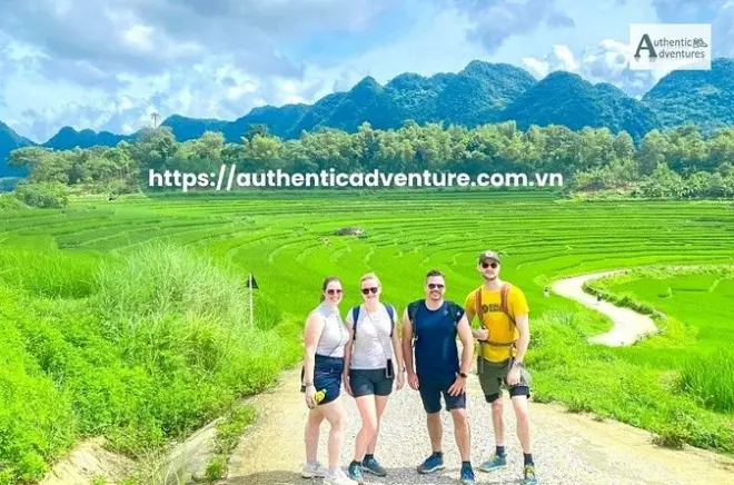 Trek d’un jour à Pu Luong : Grotte, villages et cascade naturelle
