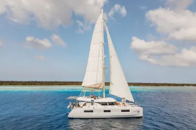 Snorkel en Bonaire: Paseo en catamarán de medio día con paradas