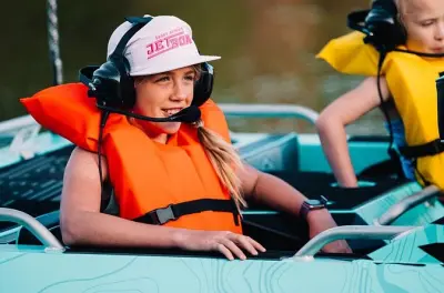 Jet boat sur French Broad River : Barrage Douglas et Seven Islands