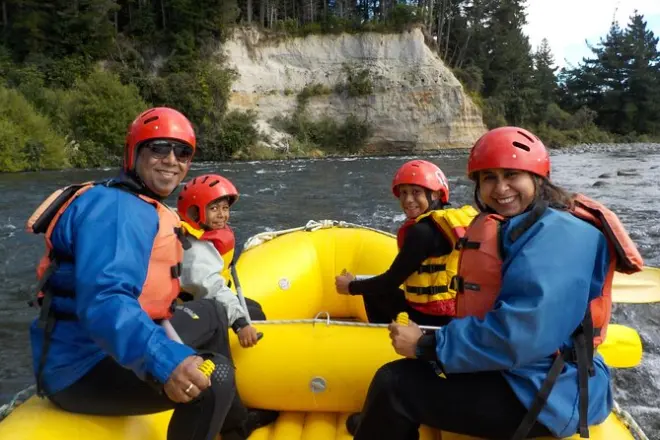 Rafting en el río Tongariro: Aguas blancas grado 2 para familias