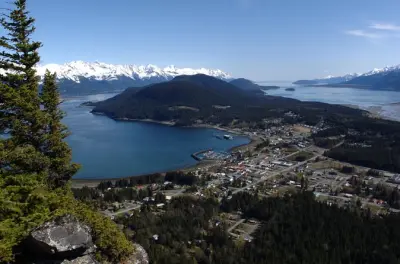 Ascenso al Mt. Riley desde Haines: Cumbre a 460 m con guía