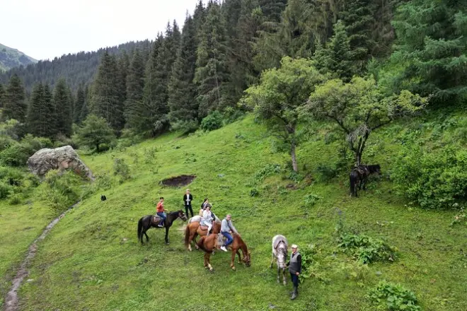 Tour Burana et vallée de Chon Kemin au départ de Bishkek