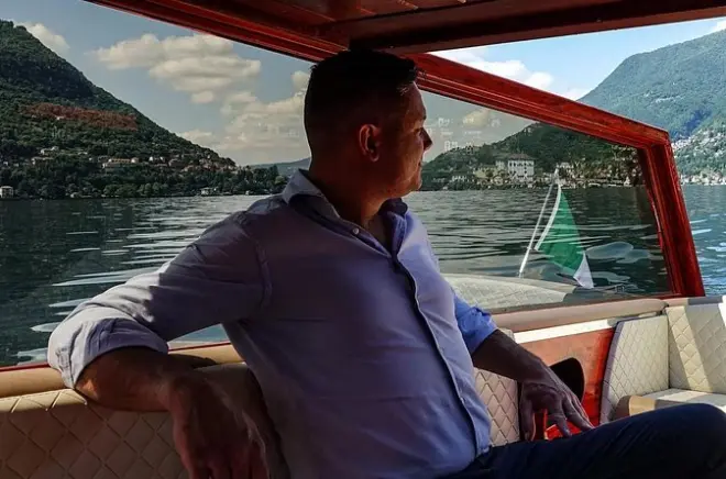 2-Hour Private Wooden Boat Tour on Lake Como