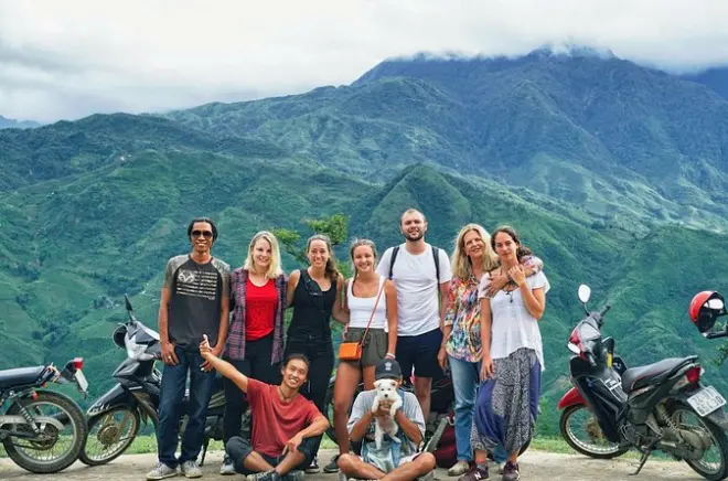 Tour in moto a Sapa: Villaggio Ta Phin, risaie terrazzate e cascate