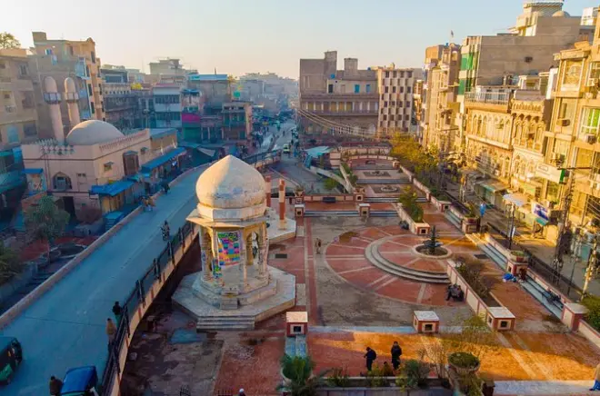 Peshawar day trip from Islamabad: Mughal sites and bazaars