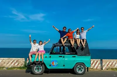 Mui Ne dune di sabbia bianca in ATV con guida locale