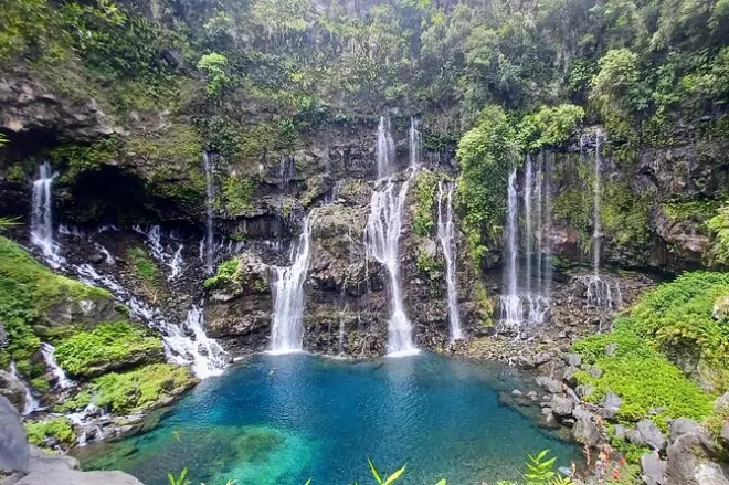 Wild South Réunion tour: Private driver, volcanic coastline