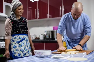 Cena familiar kirguisa en Bishkek: Cocina y come con locales
