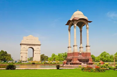 Esplora i luoghi più iconici di delhi con una guida privata—jama masjid, forte rosso, india gate, tomba di humayun, qutub minar—in totale comfort. prenota ora il tuo tour in città.