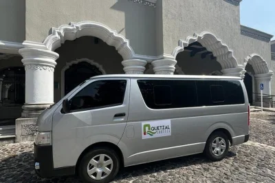 Desde el aeropuerto de ciudad de guatemala hasta antigua en un traslado privado, cómodo y con aire acondicionado, con conductor local y horario flexible.