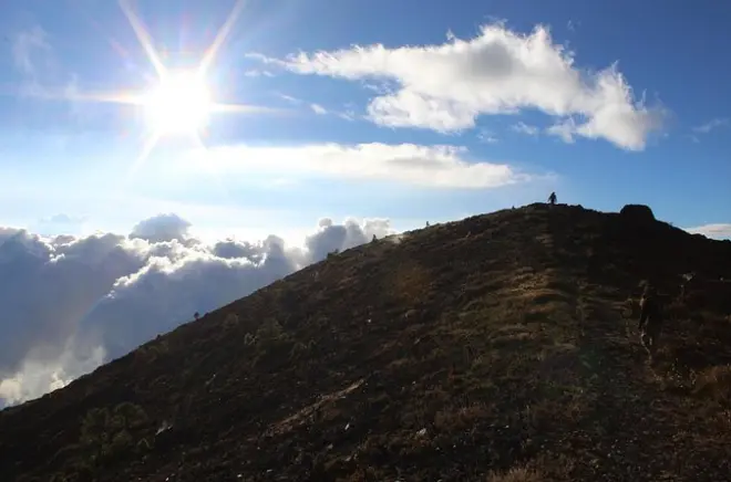 Trilha no vulcão Atitlan: Vistas de 360 graus do topo