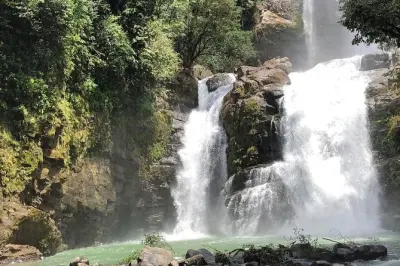 Cascata di Nauyaca da Quepos: Tuffi, nuoto e camminata