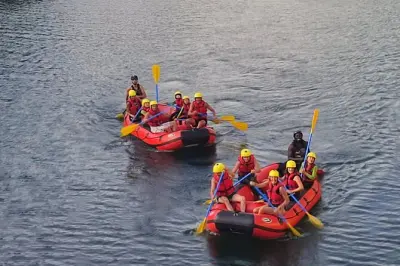 Rafting in Lucca: Family-friendly adventure with guide