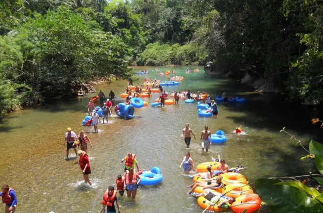 Dschungel-Jeep-Safari und Cave Tubing ab Belize City