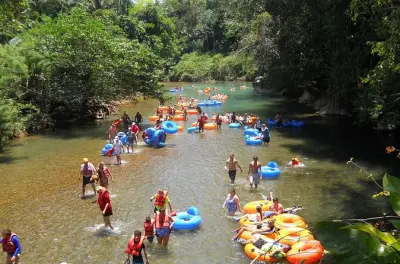 Dschungel-Jeep-Safari und Cave Tubing ab Belize City