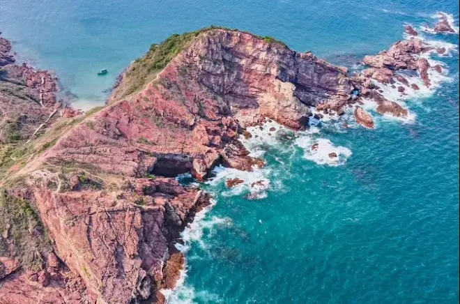 Hongkong Geopark Inselhüpfen: Rote Felsen & Fossilien