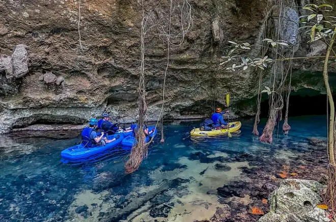 Kayaking San Ignacio Blue Hole Cave: Paddle an underground river
