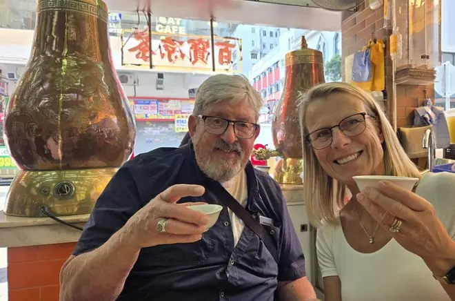 Tour privado em Hong Kong: Star Ferry, mercados e comida de rua