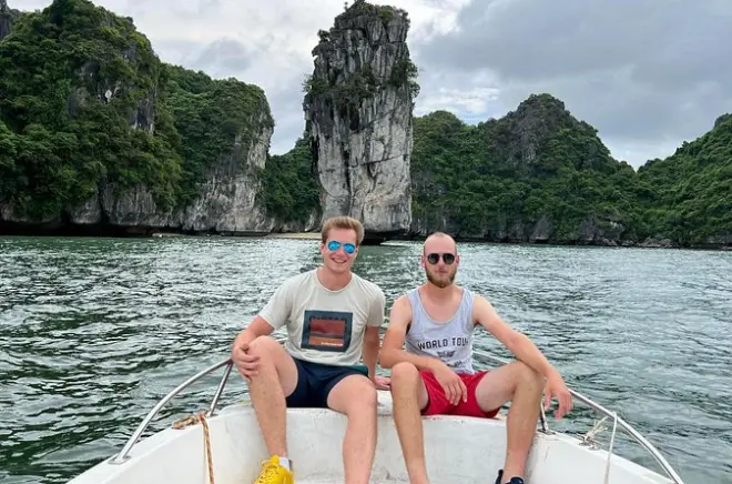 Caiaque na baía de Lan Ha com canoa privada até Viet Hai