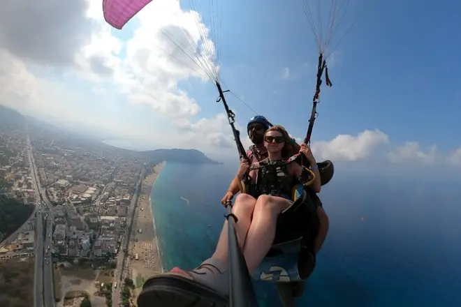Parasailing in Alanya: 15-minute flight from 700-meter slopes