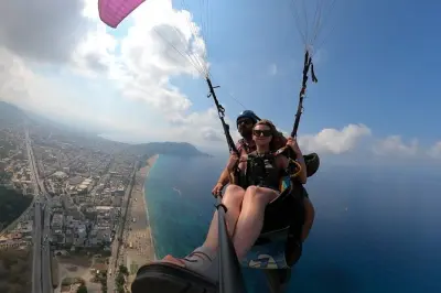 Parasailing in Alanya: 15-minute flight from 700-meter slopes