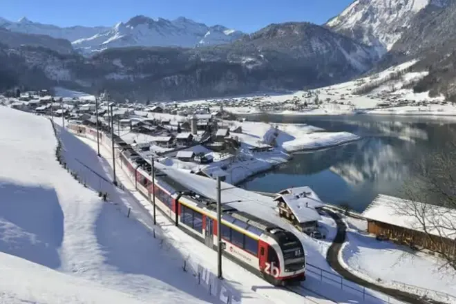 Interlaken to Lucerne: GoldenPass Panoramic Train Tour