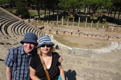 Descubra ostia antica em um tour privado guiado. caminhe por ruas antigas, veja mosaicos, banhos e o fórum. transfer opcional saindo de roma. reserve já seu lugar.