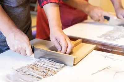 Oshino Hakkai Soba-Kochkurs ab Yamanashi