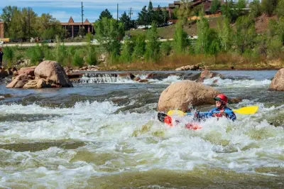 Caiaque no rio Lower Animas, Durango: Corredeiras classe II e III