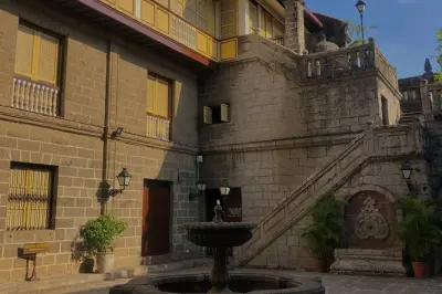 Manila history tour with buffet dinner and live cultural show