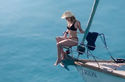 Crociera privata a vela a Milos e Kleftiko: Calette nascoste